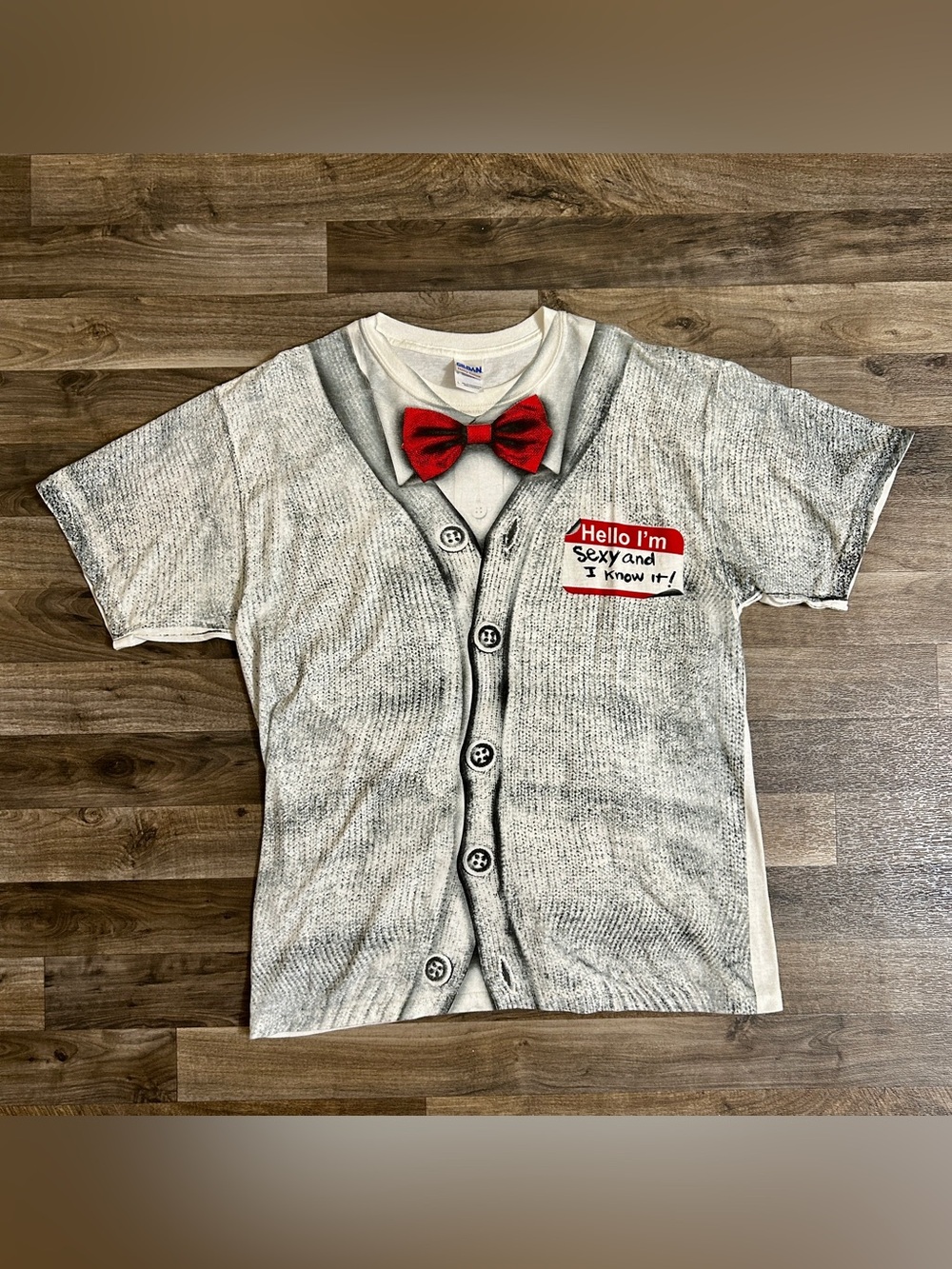 Gildan Heavy Cotton Sexy & I Know It Tuxedo Graphic T-Shirt Large